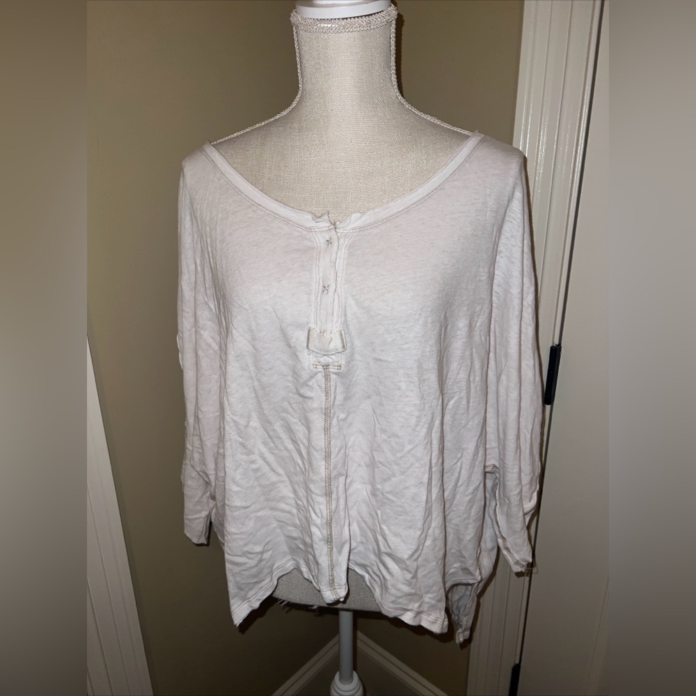 We The Free Women’s Knit Shirt White Top Oversize Long Sleeve Raw Hem size S